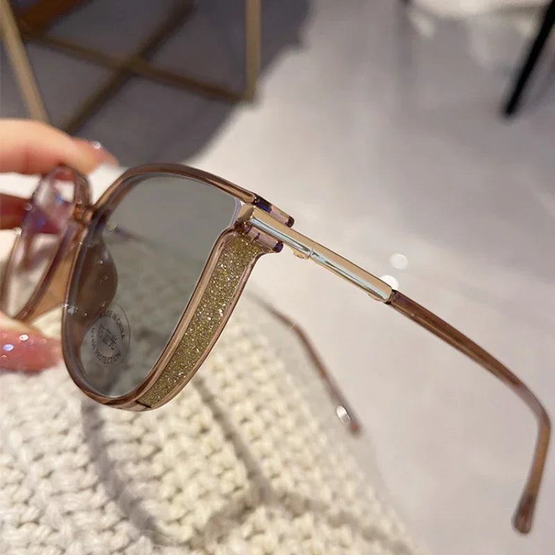 Óculos Multifocal Crystal Fashion com Lentes Fotocromáticas - Últimas Unidades